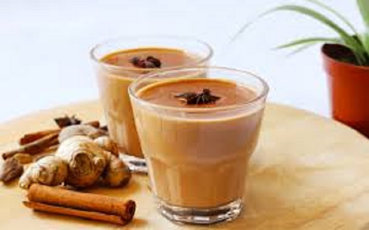 সকালে খালি পেটে চা খান? জেনে নিন কী হয়